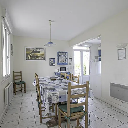Le Castel De En Bessin 度假居
